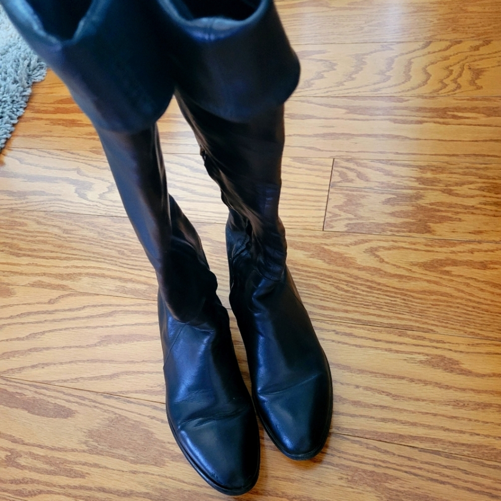 Aquatalia women's boots size 8.5 used